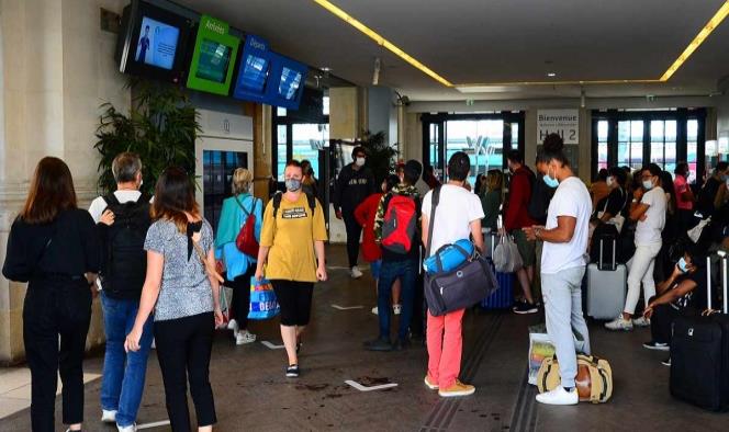 Falla deja varados a miles de pasajeros en trenes de Francia