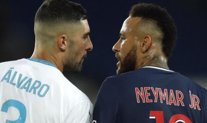 Marsella defiende a jugador que Neymar acusa de racista