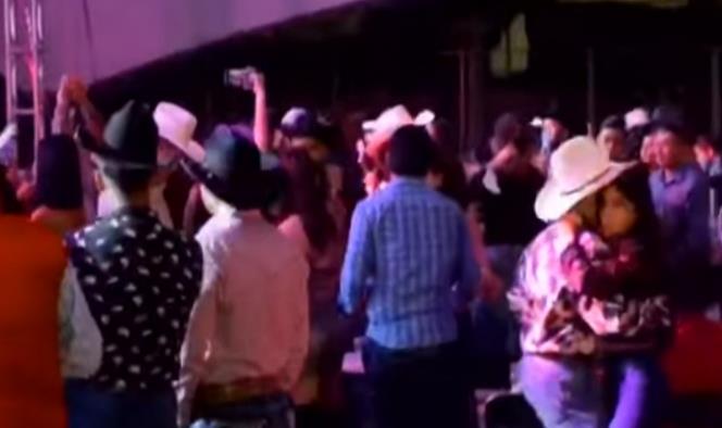 Pese a Covid arman baile masivo en Aguascalientes; ‘no tenemos miedo’, dicen