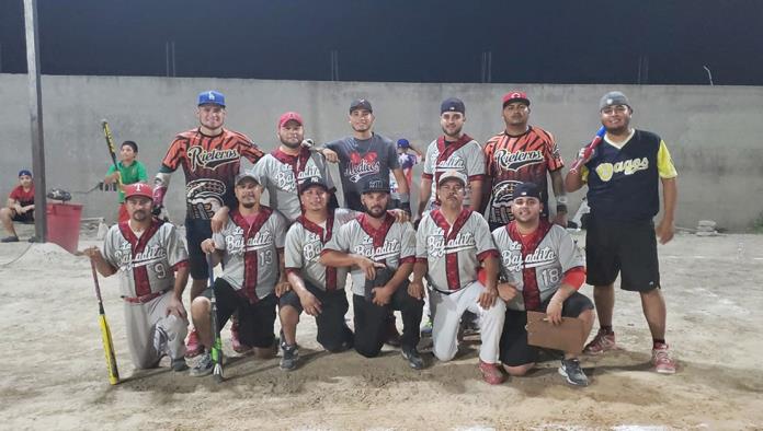 La Bajadita se impone 12-1 a Los Maquineros en el softbol varonil