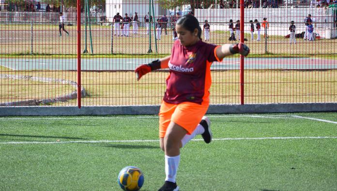 2-0 y Spartans femenil se alza en el fut 7