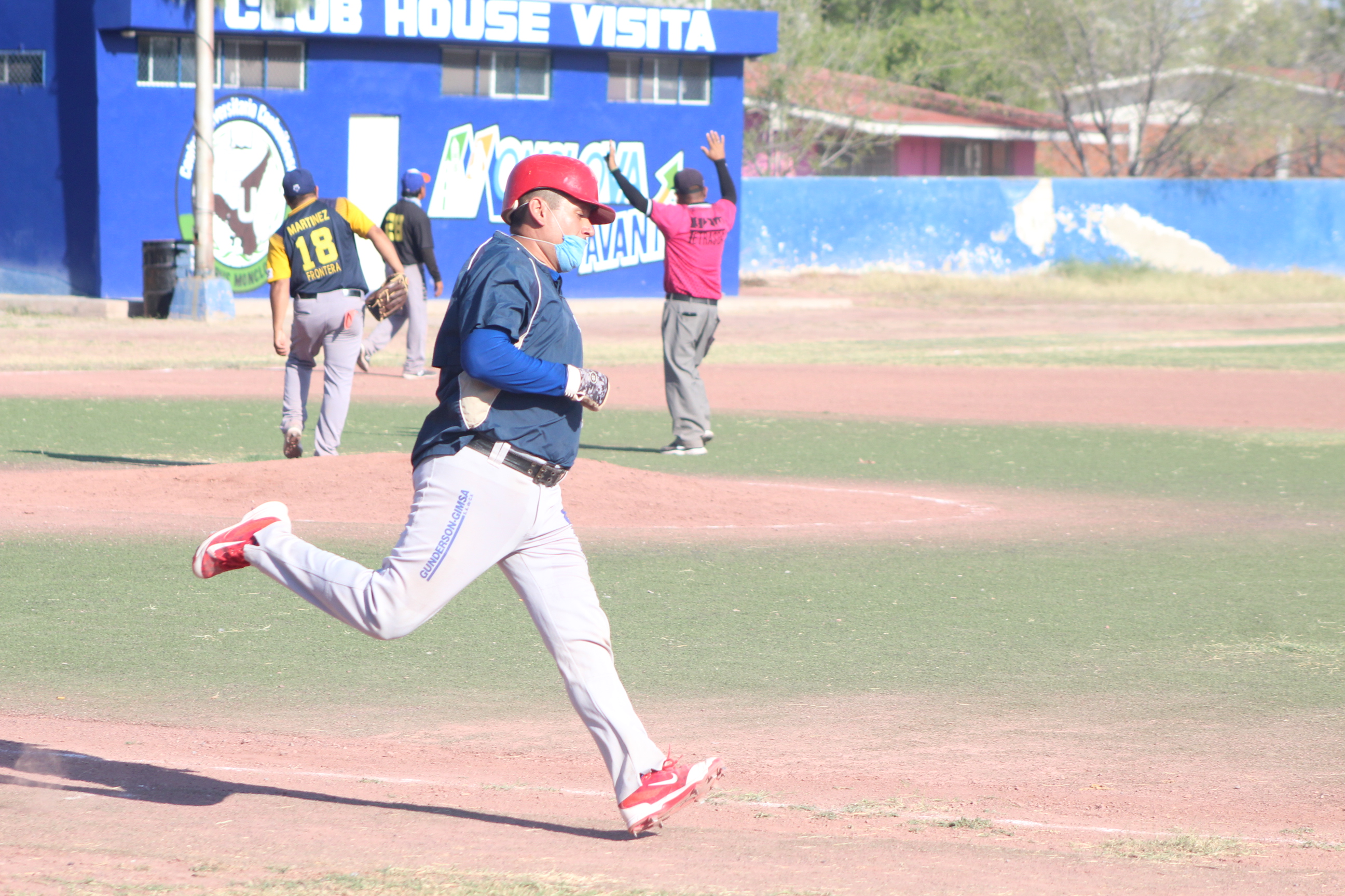 Los Rieleros hunden el barco Pirata