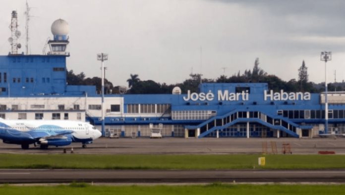 Aeropuerto de Cuba cobrará a viajeros la prueba Covid-19