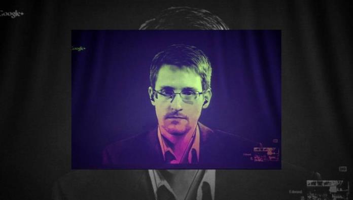 Rusia concede residencia permanente a Edward Snowden