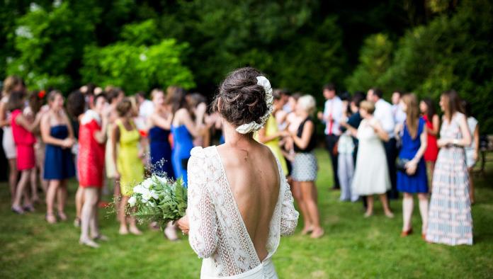 Despedido por acudir a una boda  en la que el novio dio positivo en coronavirus y hay 200 personas en cuarentena