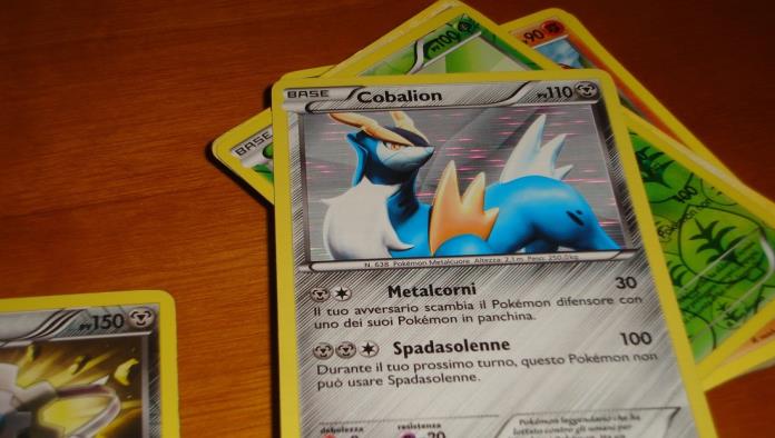 Un youtuber compra por 375.000 dólares una caja de cartas Pokémon de primera edición y resultan ser falsas