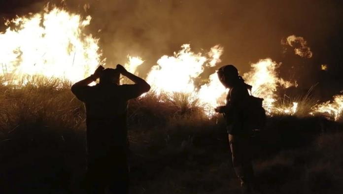 Apoya San Buena en incendio a Cuatro Ciénegas