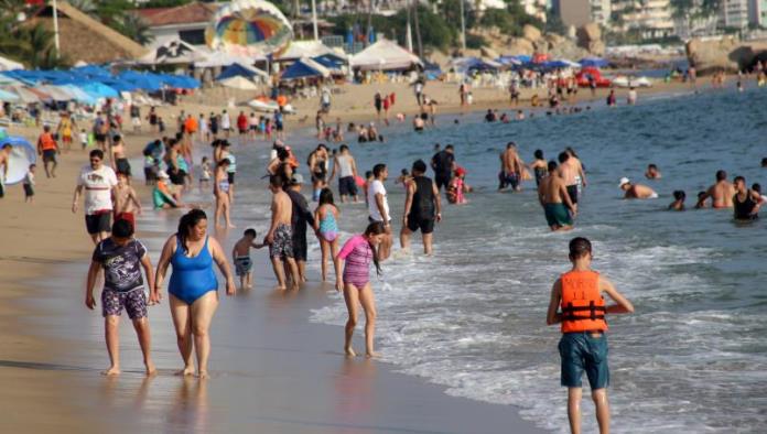 Cofepris alerta sobre playas sucias en Acapulco