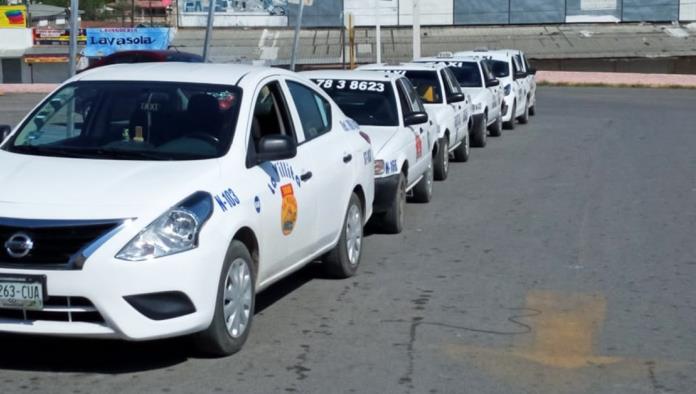 Taxistas lucran con la situación