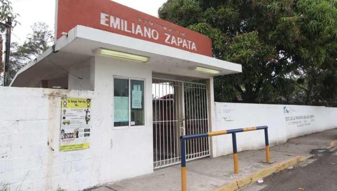 Niña amenaza con pistola a compañera de clases; era de juguete