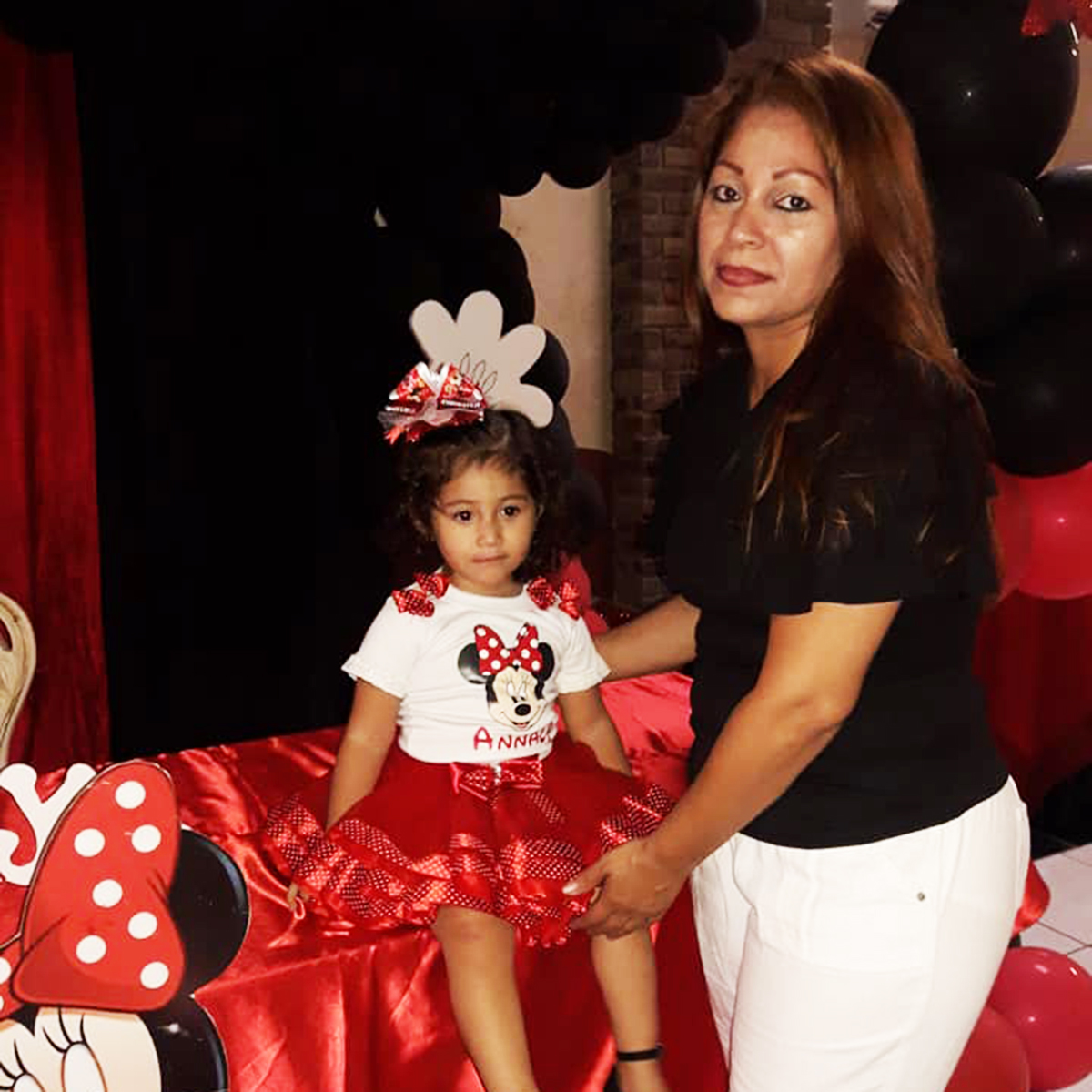 Annaly Hernández celebra segunda primavera en compañía de Minnie