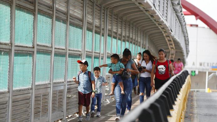EU deporta a 124 mexicanos en primer vuelo de 2020