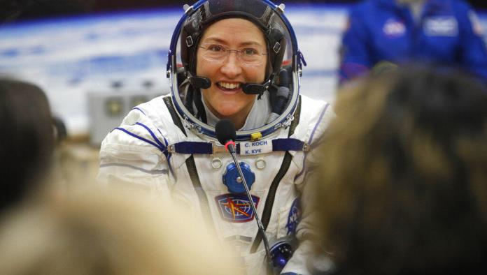 Mujer astronauta impone récord de más tiempo en el espacio