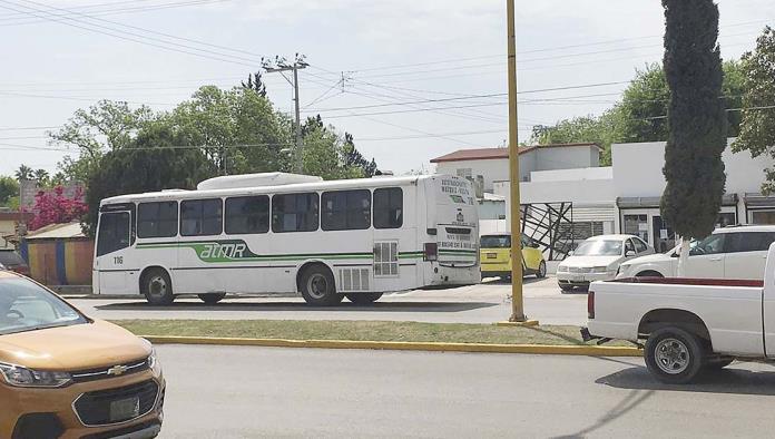 Discrimina transporte a enfermeros