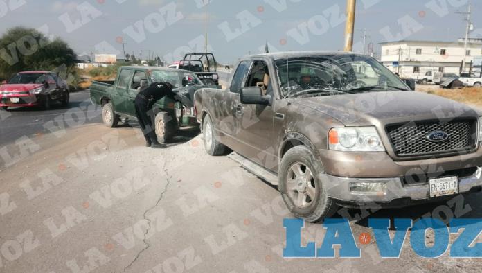 Se estrella abuelito en camioneta