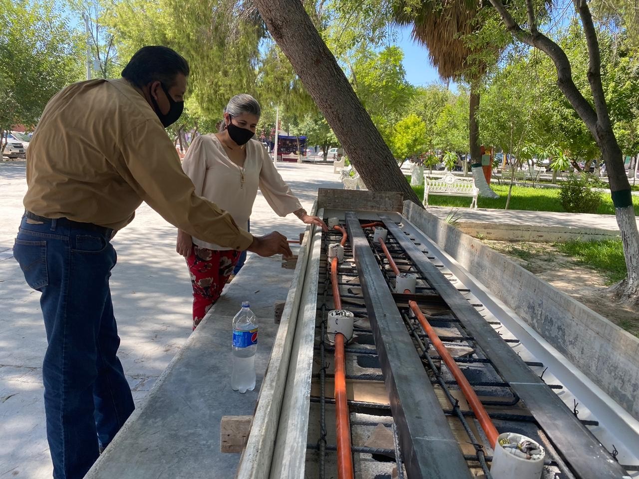 Supervisa Alcaldesa instalación de letras