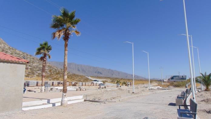 Construyen plaza en entrada a Ciénegas