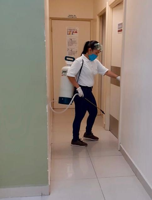Desinfectan hospitales en Coahuila