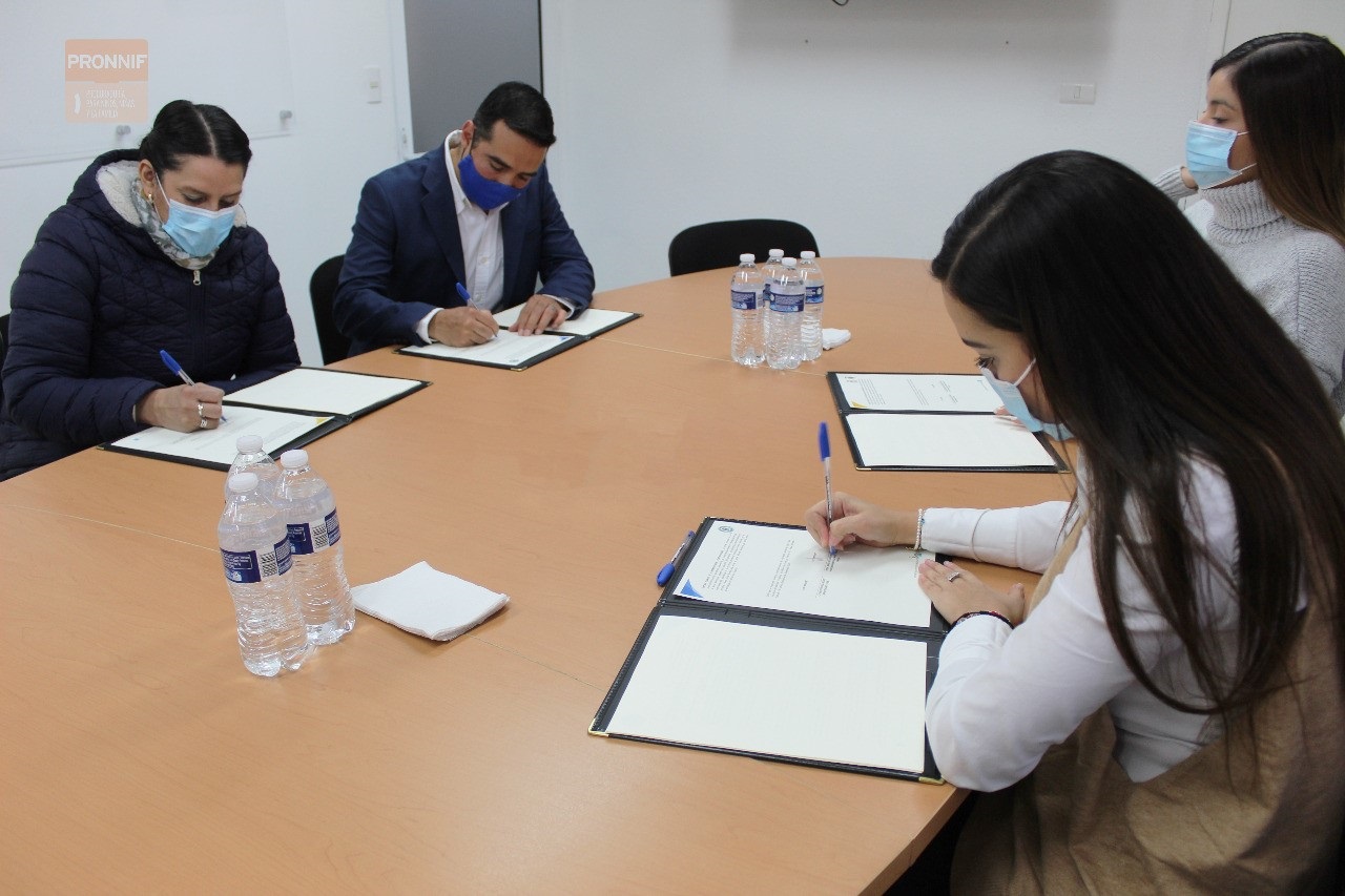 Firma PRONNIF  convenios con universidades