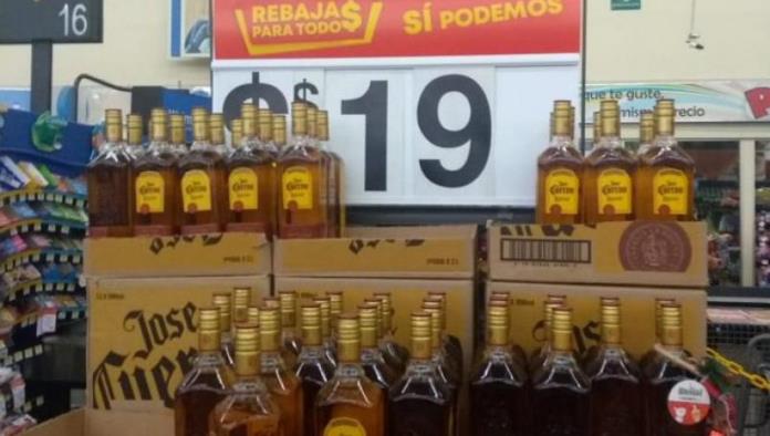 Tienda Walmart de Morelia ofrece por error botellas de tequila en 19 pesos