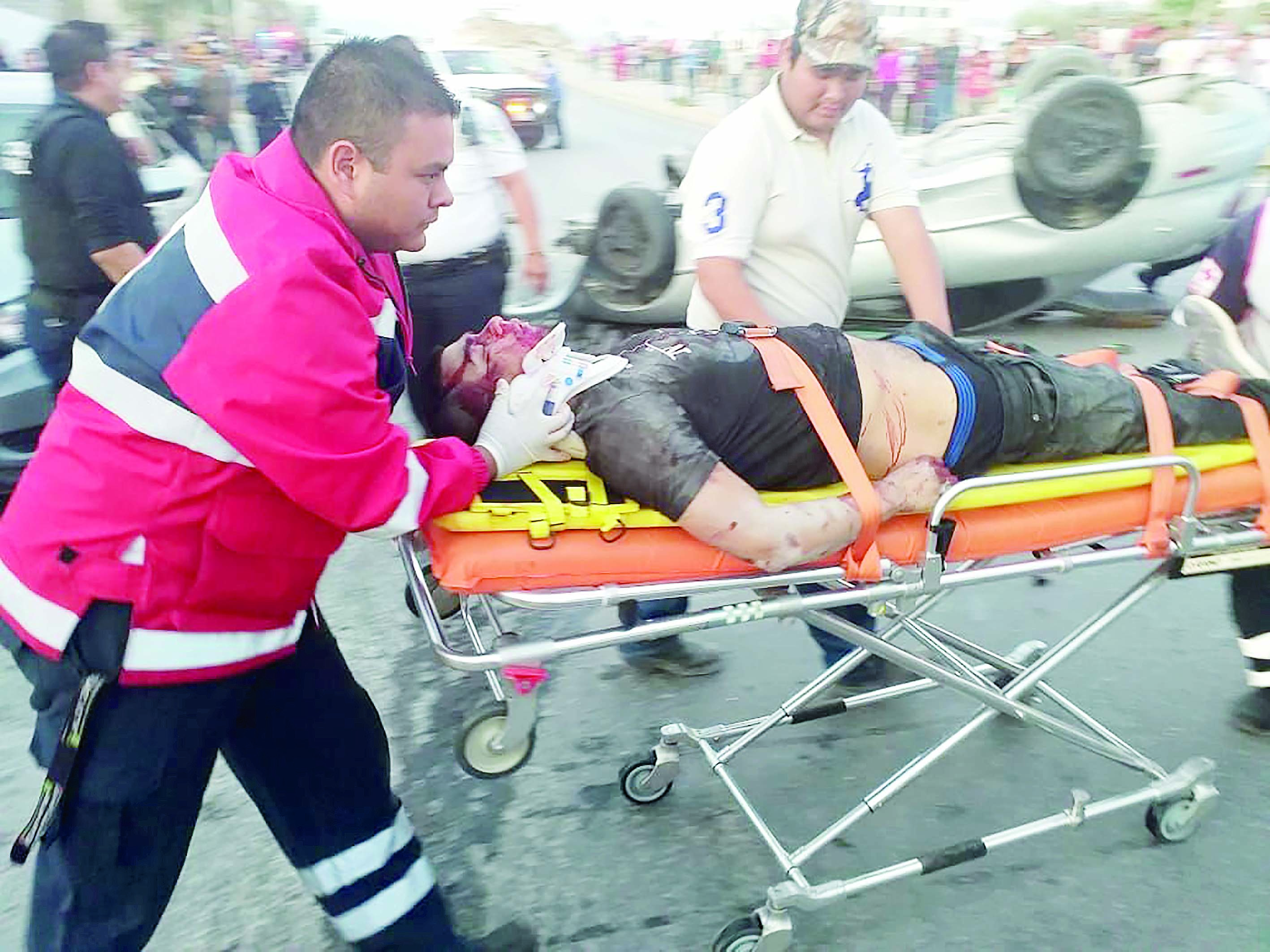 Choca, vuelca y se mata en Las Torres