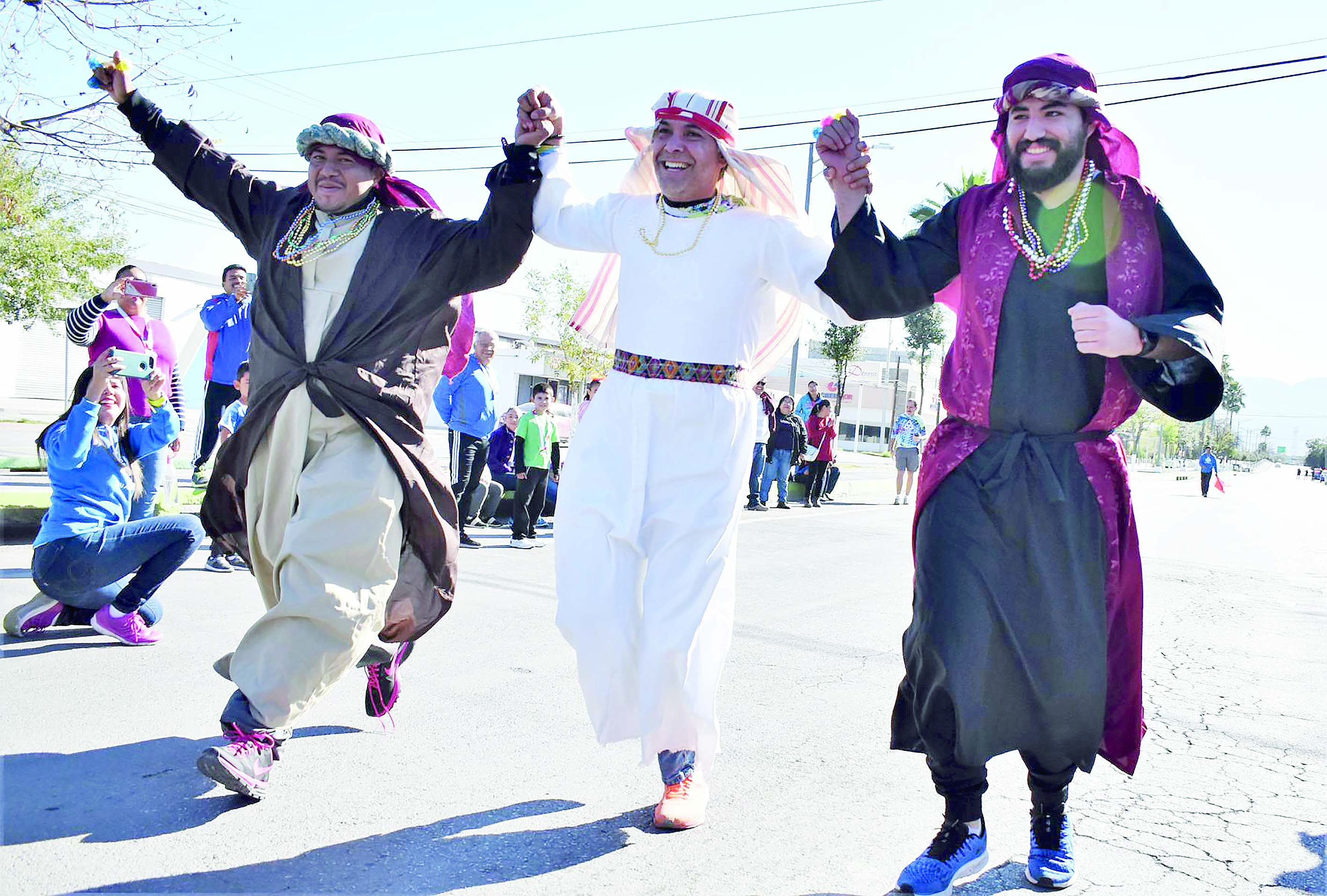 Corriendo llegan los Reyes Magos