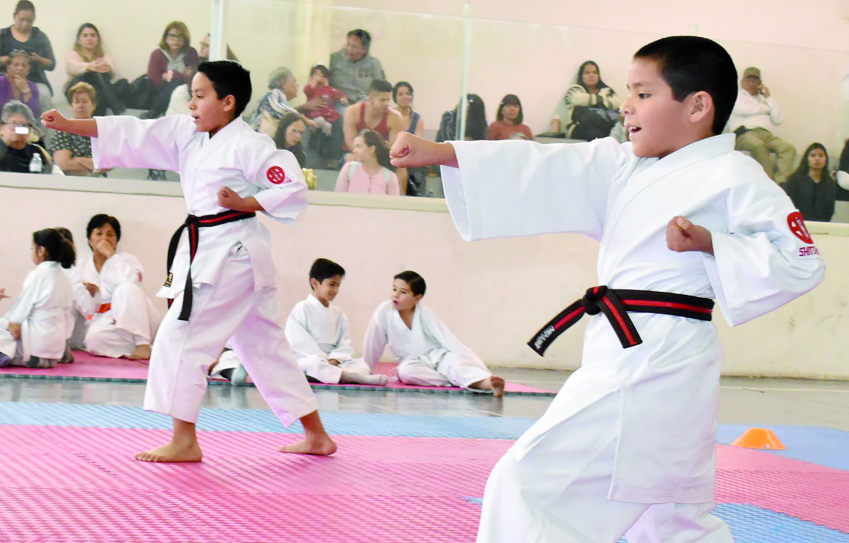 Reciben nuevo cinturón alumnos de Shito Kai Monclova