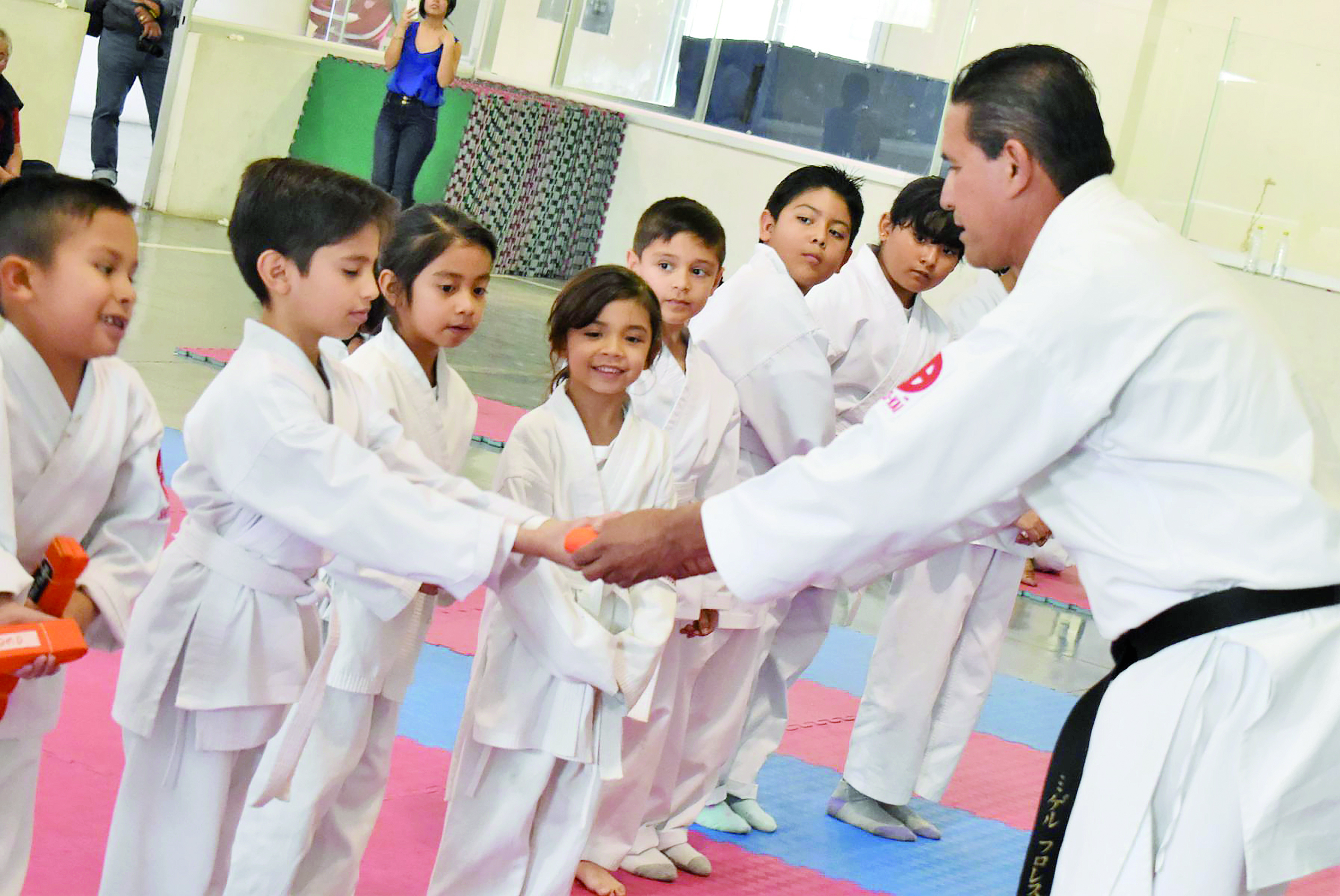 Reciben nuevo cinturón alumnos de Shito Kai Monclova