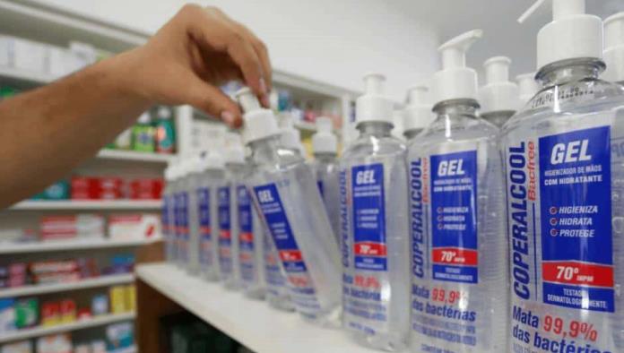 Hombre asalta tienda... se lleva gel antibacterial