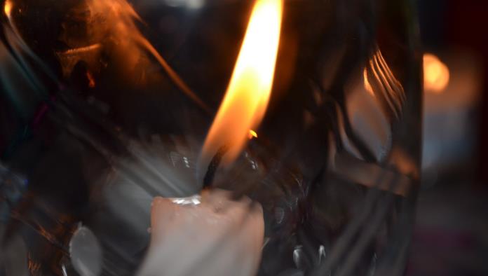 Cuándo se deben prender las velas en la ofrenda del “Día de Muertos”