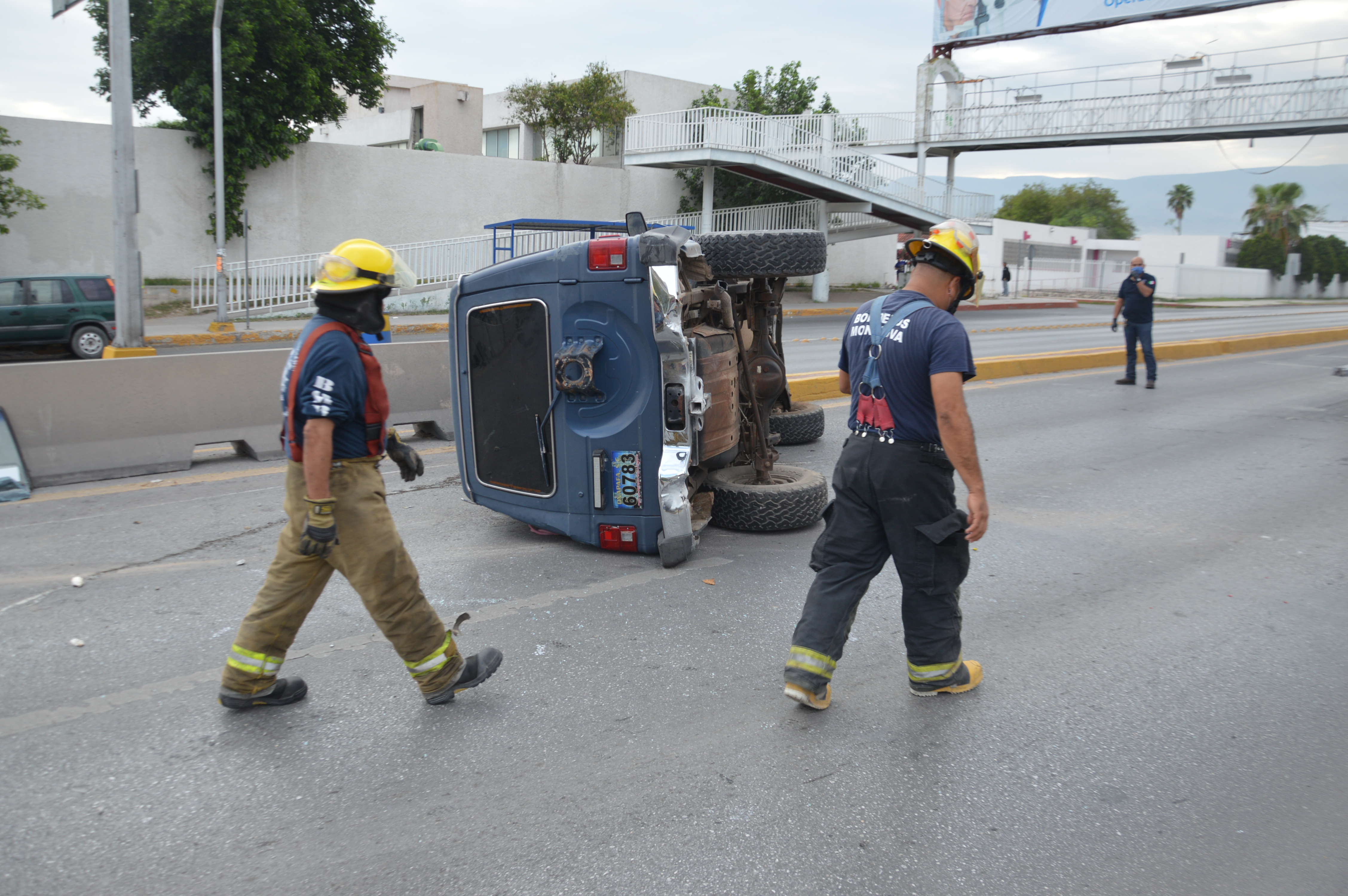 ‘Maromea’ en puente del IMSS