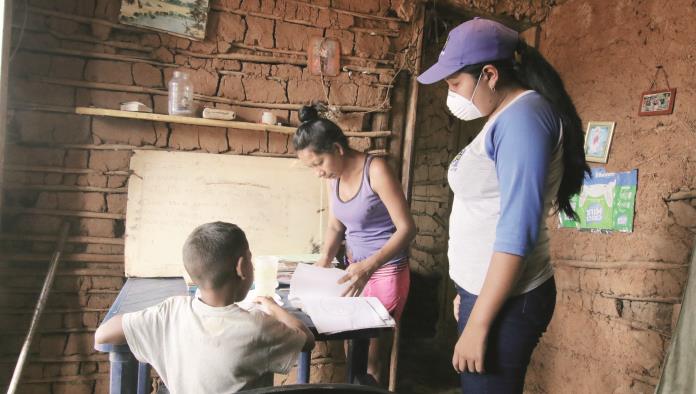 Gestionan tablets para estudiantes  ante la Congregación María Trinitaria