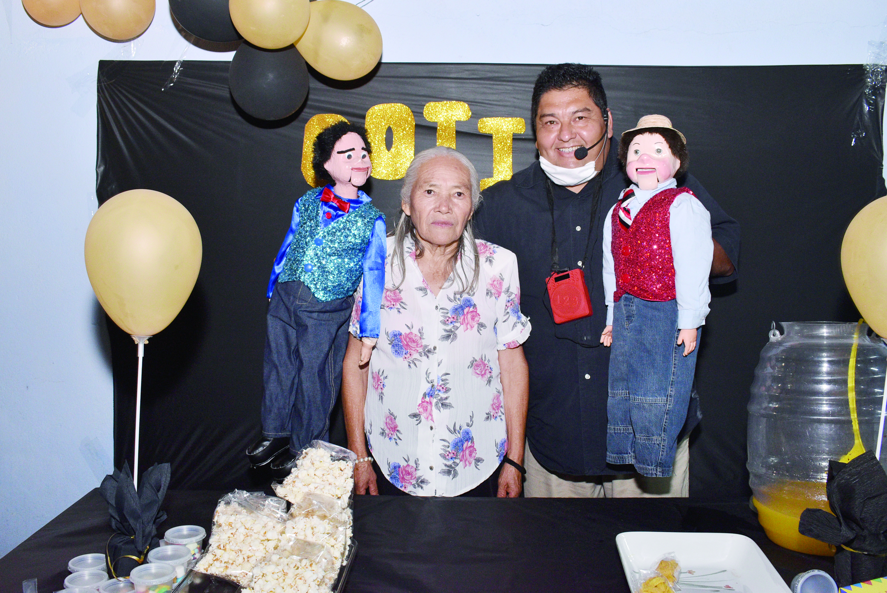 Doña Cleotilde celebra sesenta y nueve años
