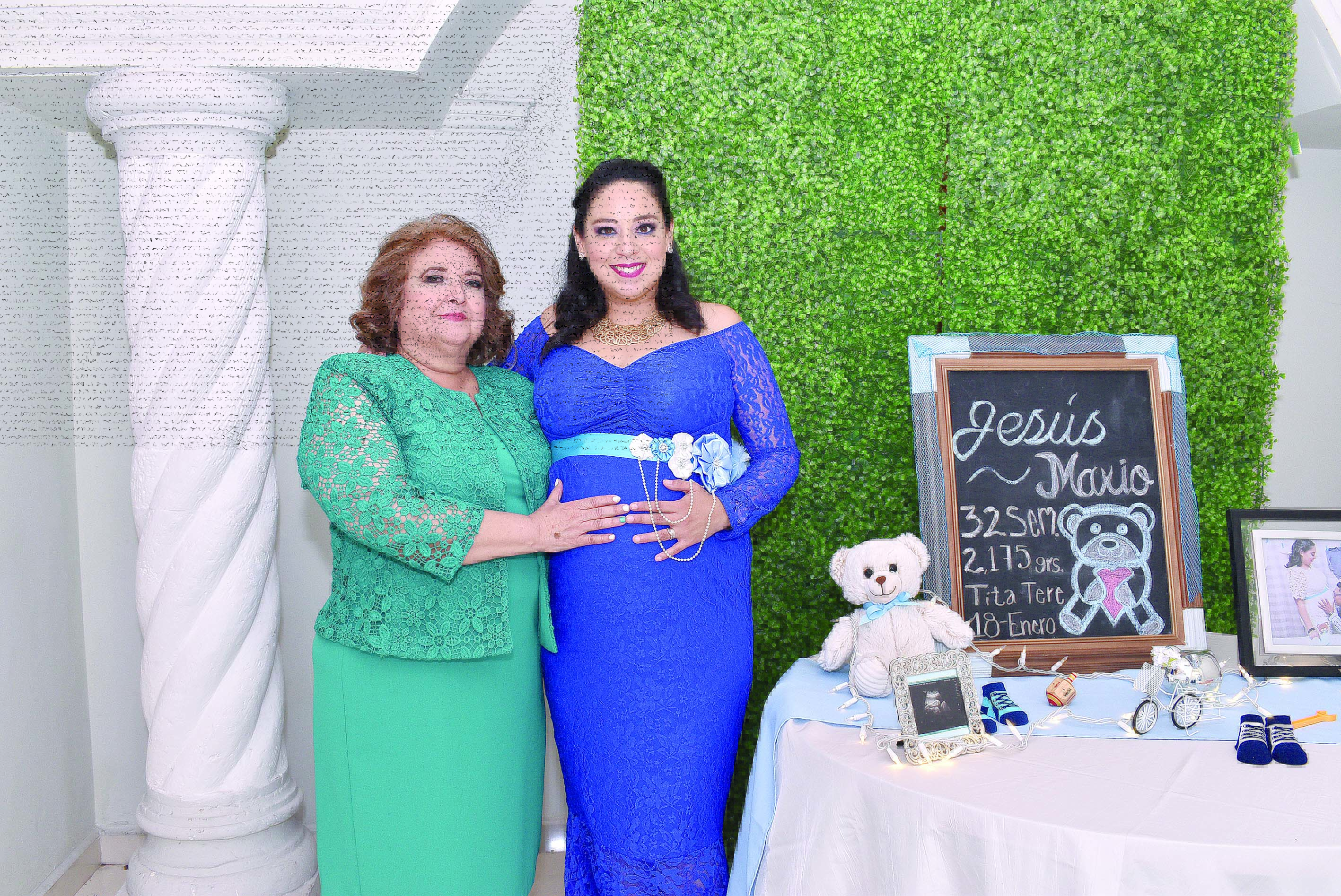 Violeta celebra hermoso baby shower