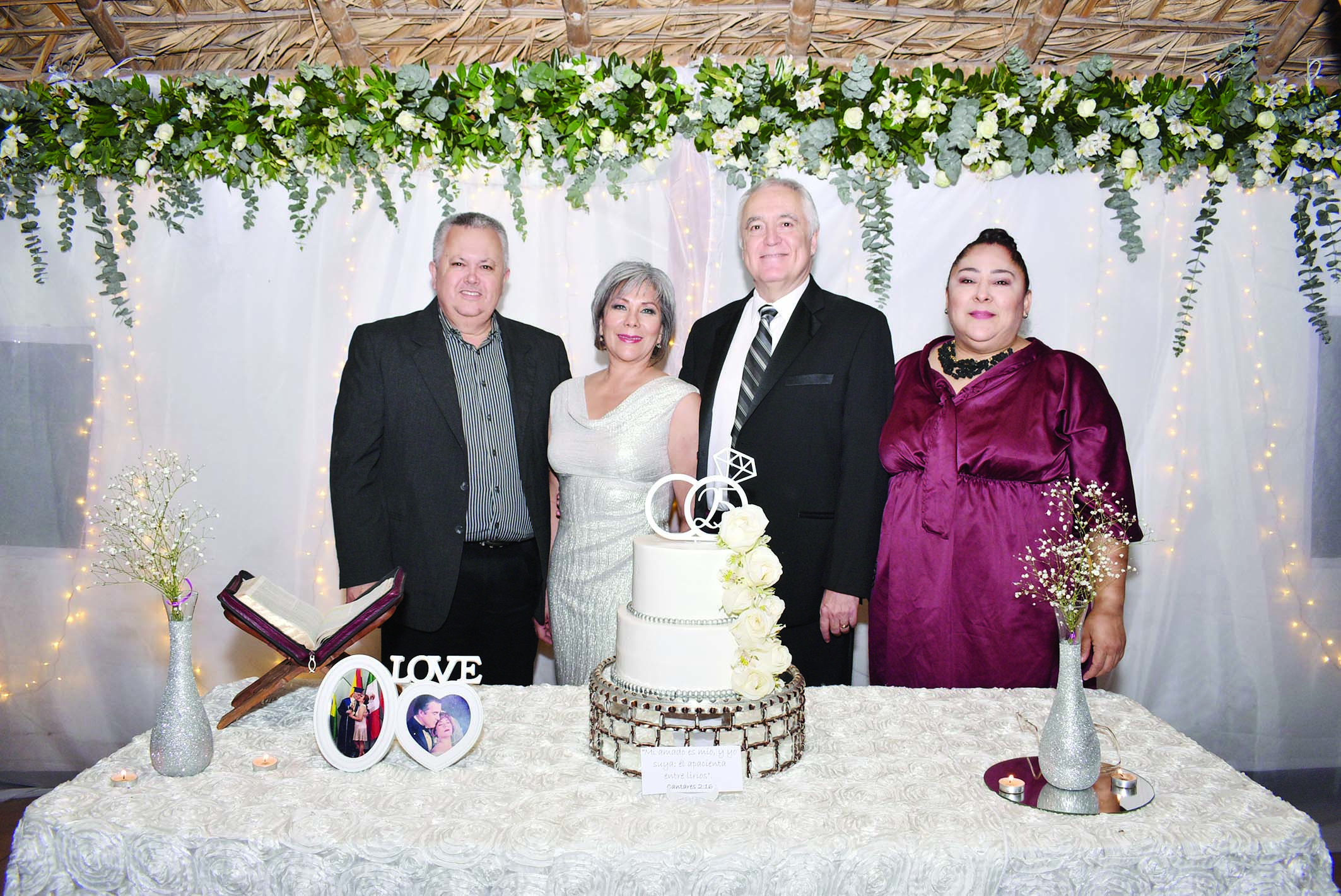 Alina & José Eleazar celebran sus bodas de plata