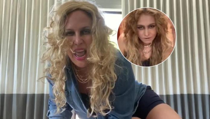 Con parodia, se burla Angélica Vale de Paulina Rubio