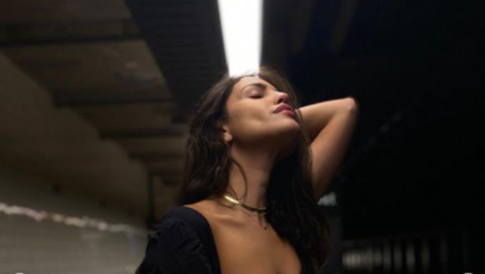 Sin lujos ni sesiones profesionales, Eiza González impacta con belleza al natural dentro del metro