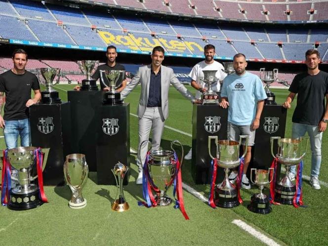 Messi acompaña a Luis Suárez