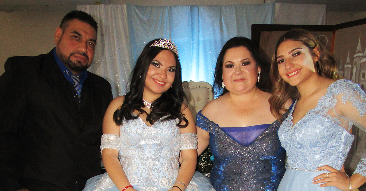 Quinceañera supera la dulzura de las mismas flores