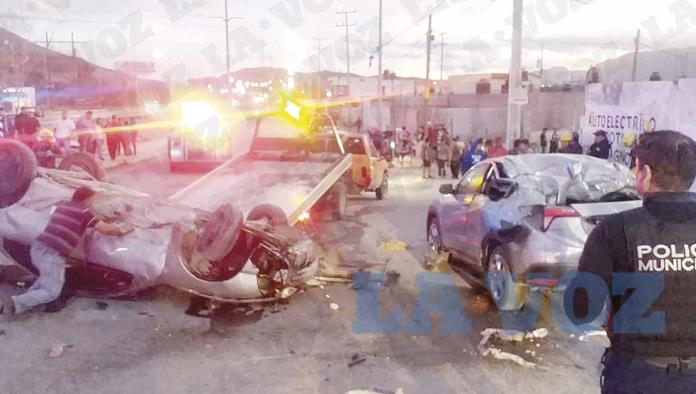 Choca, vuelca y se mata en Las Torres