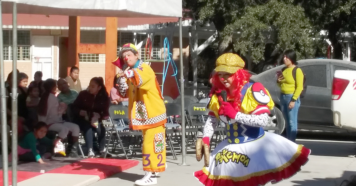 Vistan Reyes Magos a niños en V. Carranza