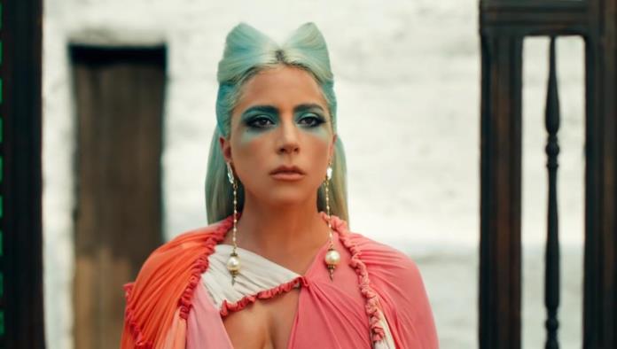 Aborda Lady Gaga su salud mental en el clip de 911