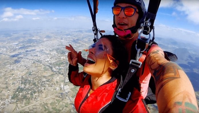Galilea Montijo se desmaya al saltar en paracaídas en el reto de Juanpa Zurita