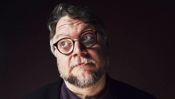Guillermo del Toro Propone a aerolínea regalar viajes a mexicanos sin recursos