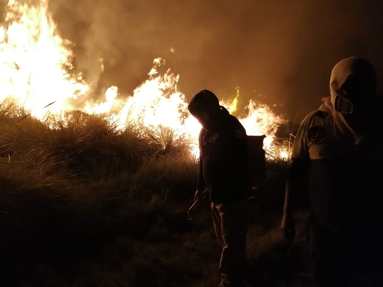 Apoya San Buena en incendio a Cuatro Ciénegas