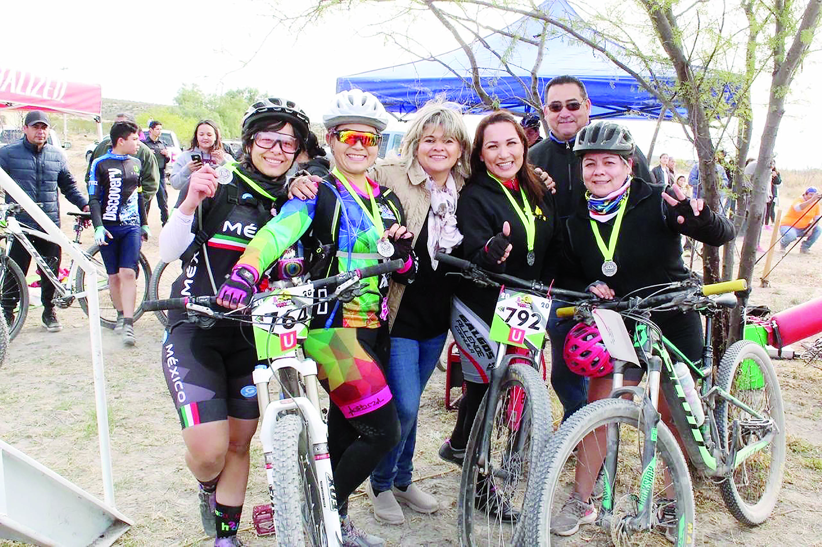 Acompaña Gladys a ciclistas de montaña