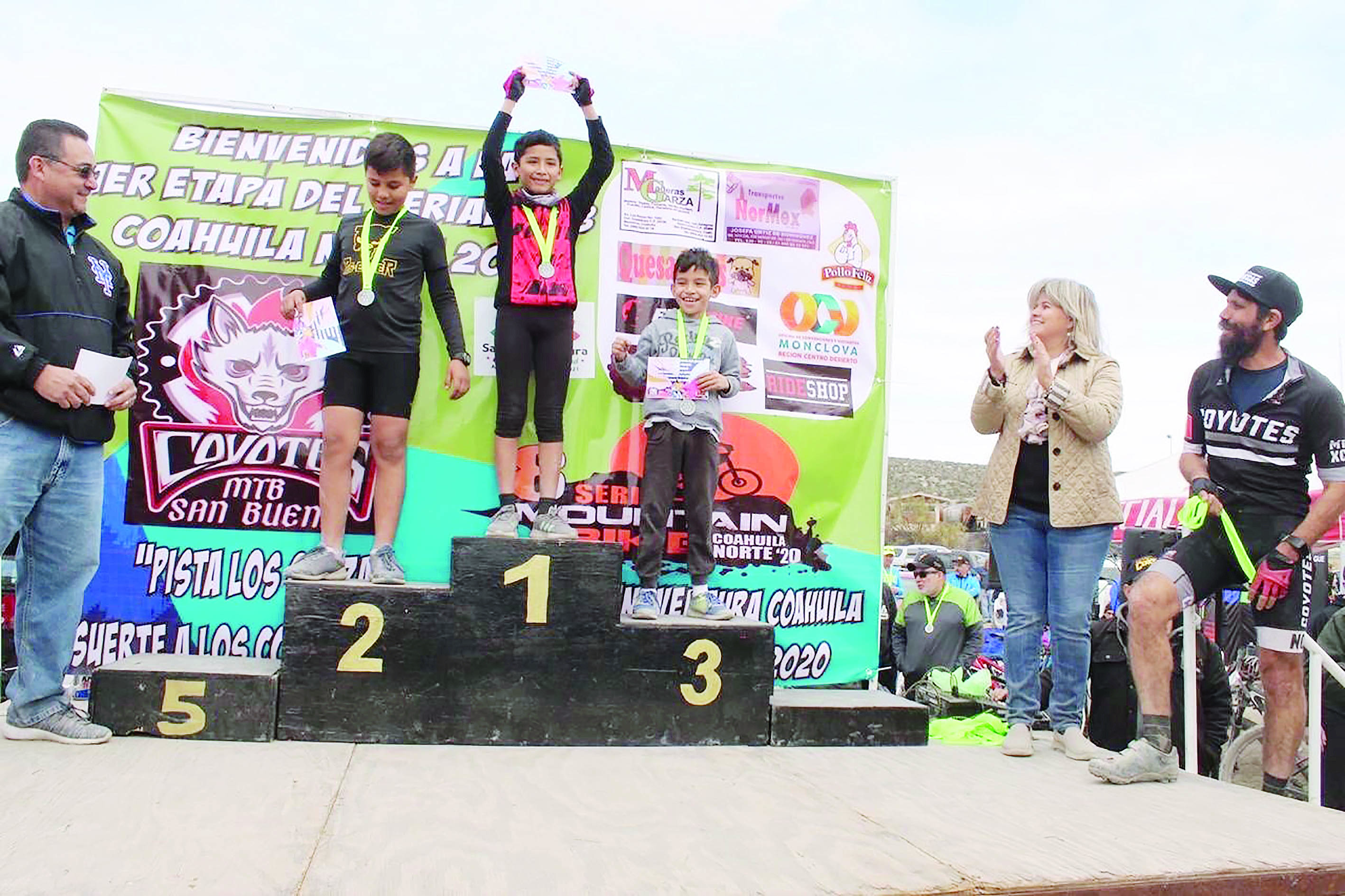 Acompaña Gladys a ciclistas de montaña