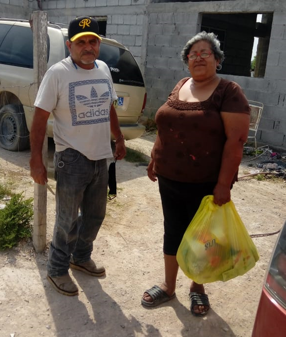 ¡Se vuelan la barda! Apoyan a familias de escasos recursos