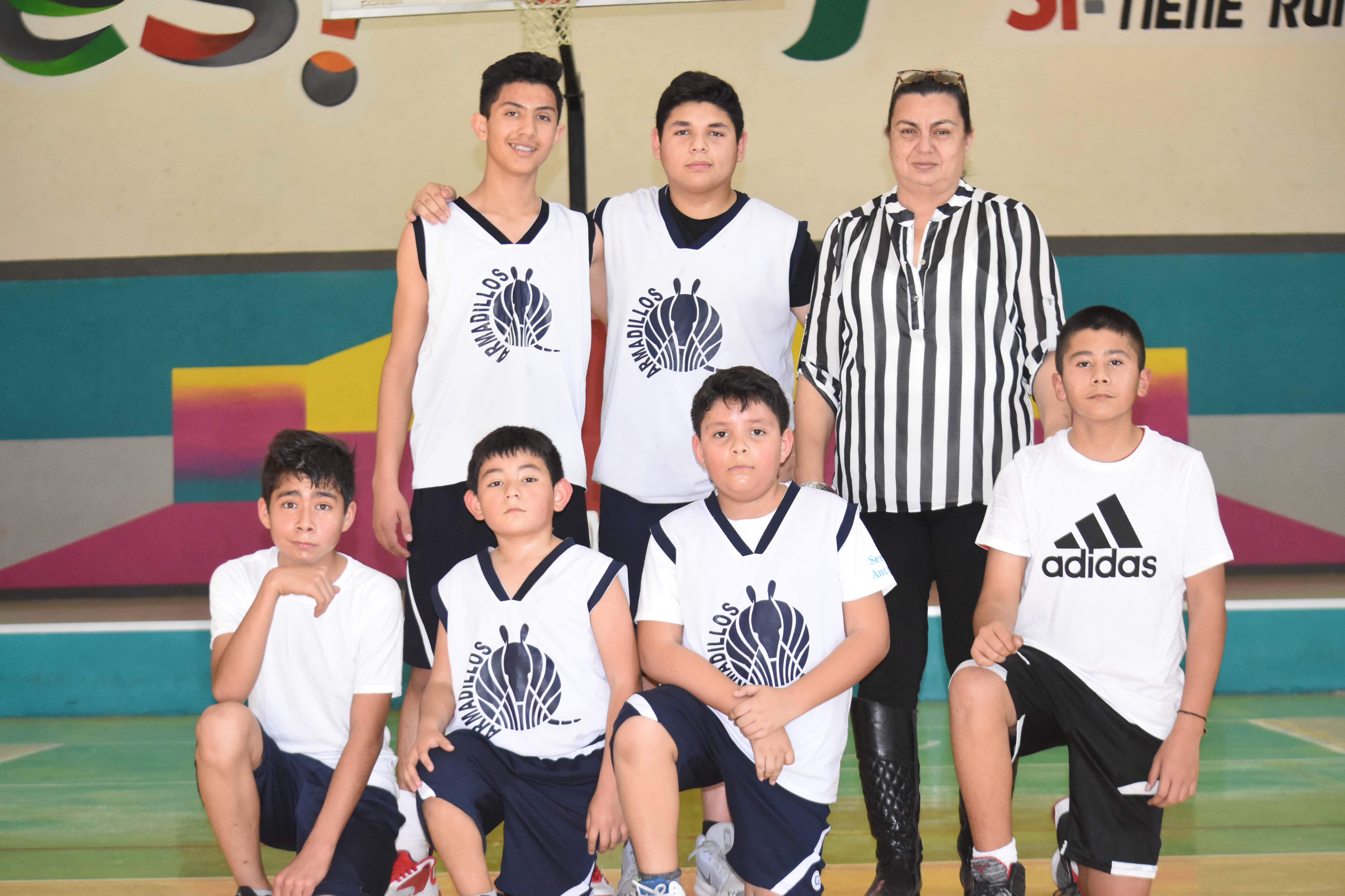 Grizzlies gana en la infantil