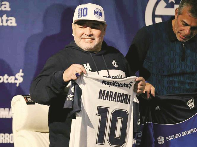 Maradona es internado en una clínica de La Plata